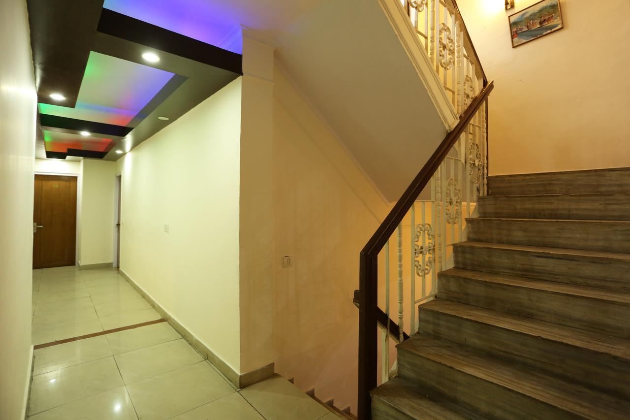 Oyo 8637 Shivam Hotel 무소리에 외부 사진
